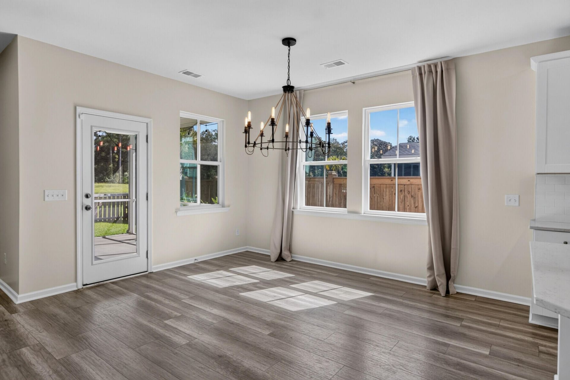 995 Arrowwood Way Photo 16