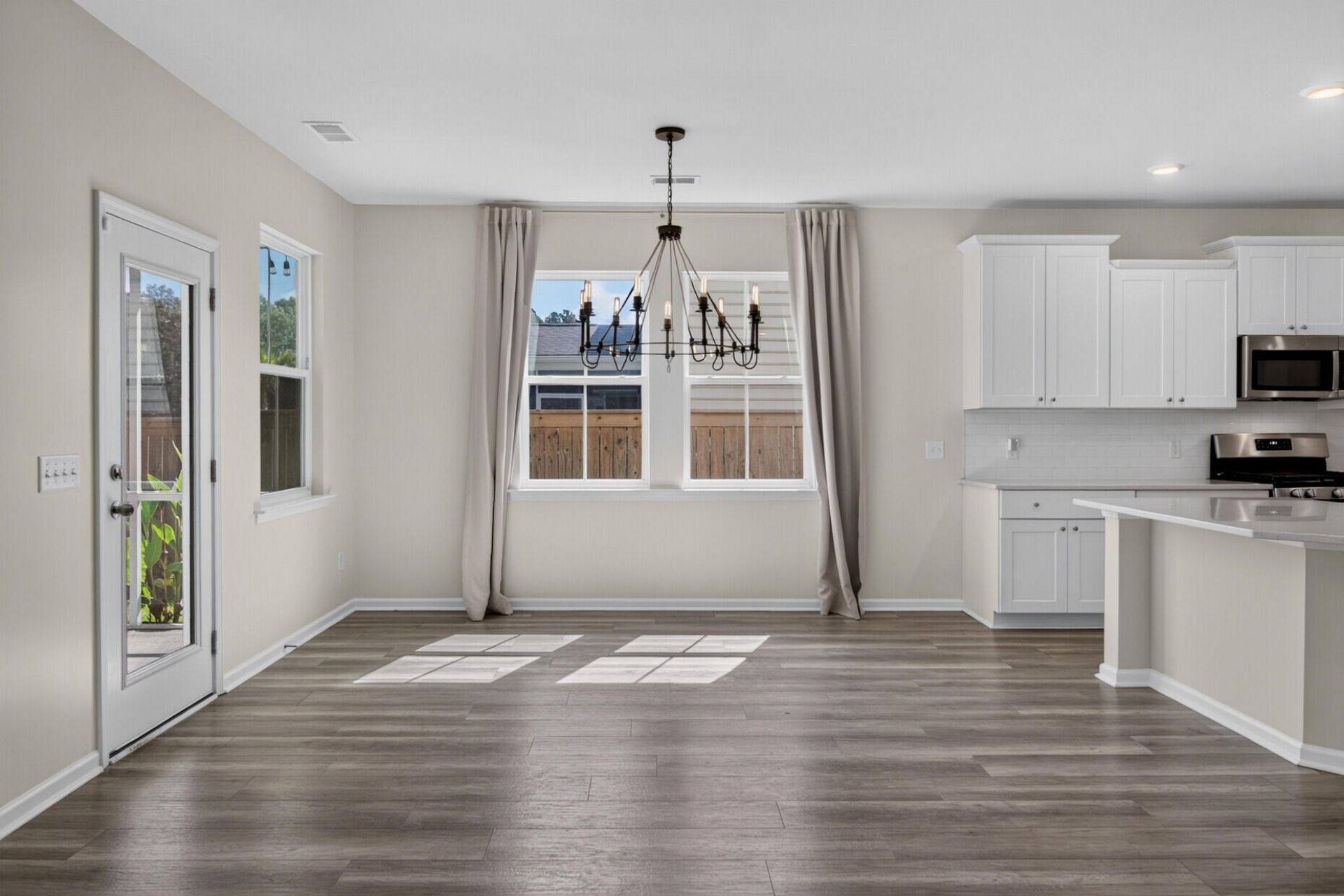 995 Arrowwood Way Photo 17