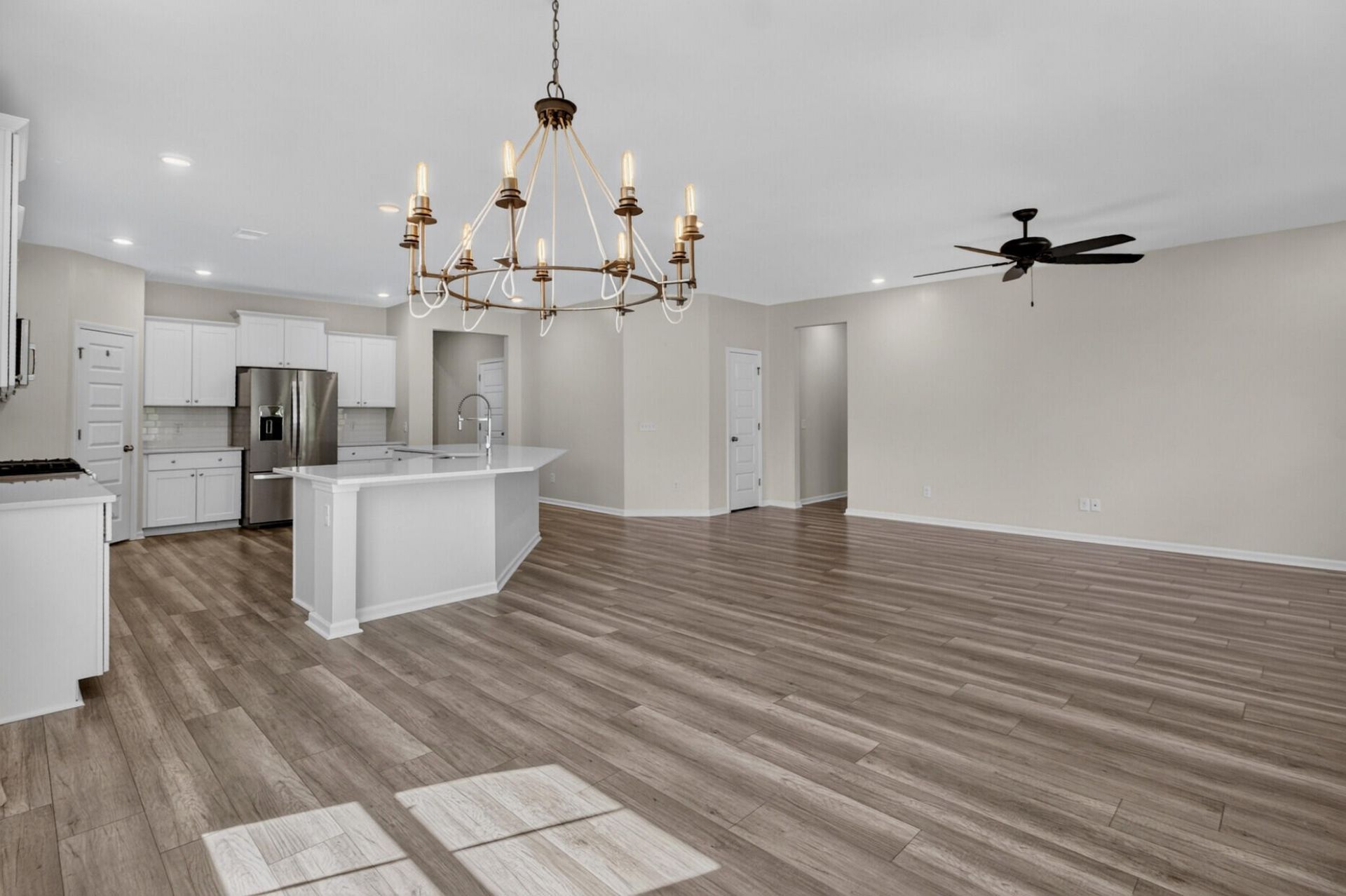 995 Arrowwood Way Photo 18