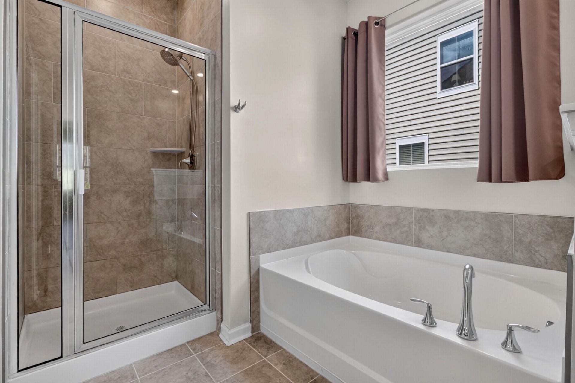 995 Arrowwood Way Photo 23