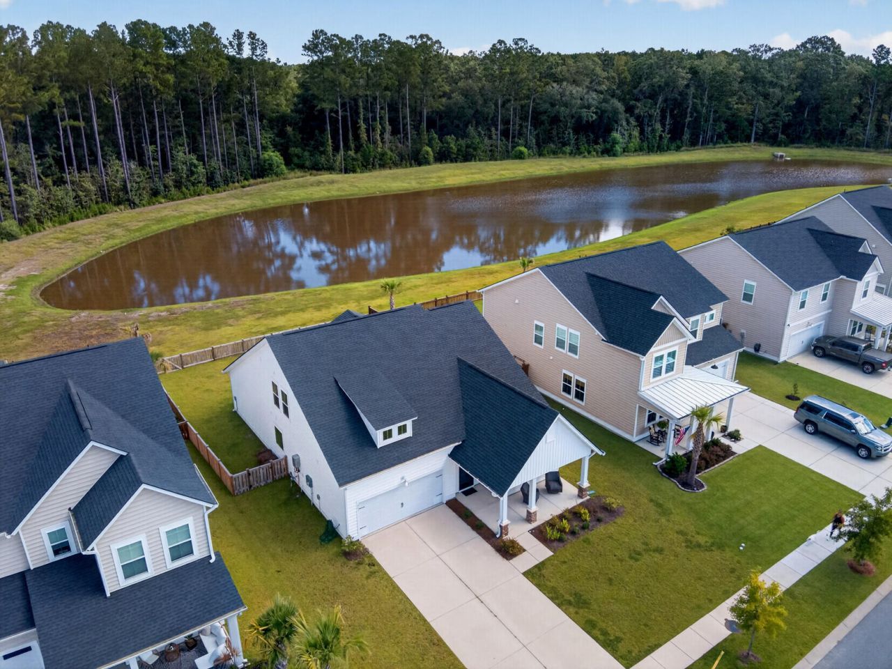 995 Arrowwood Way Photo 4