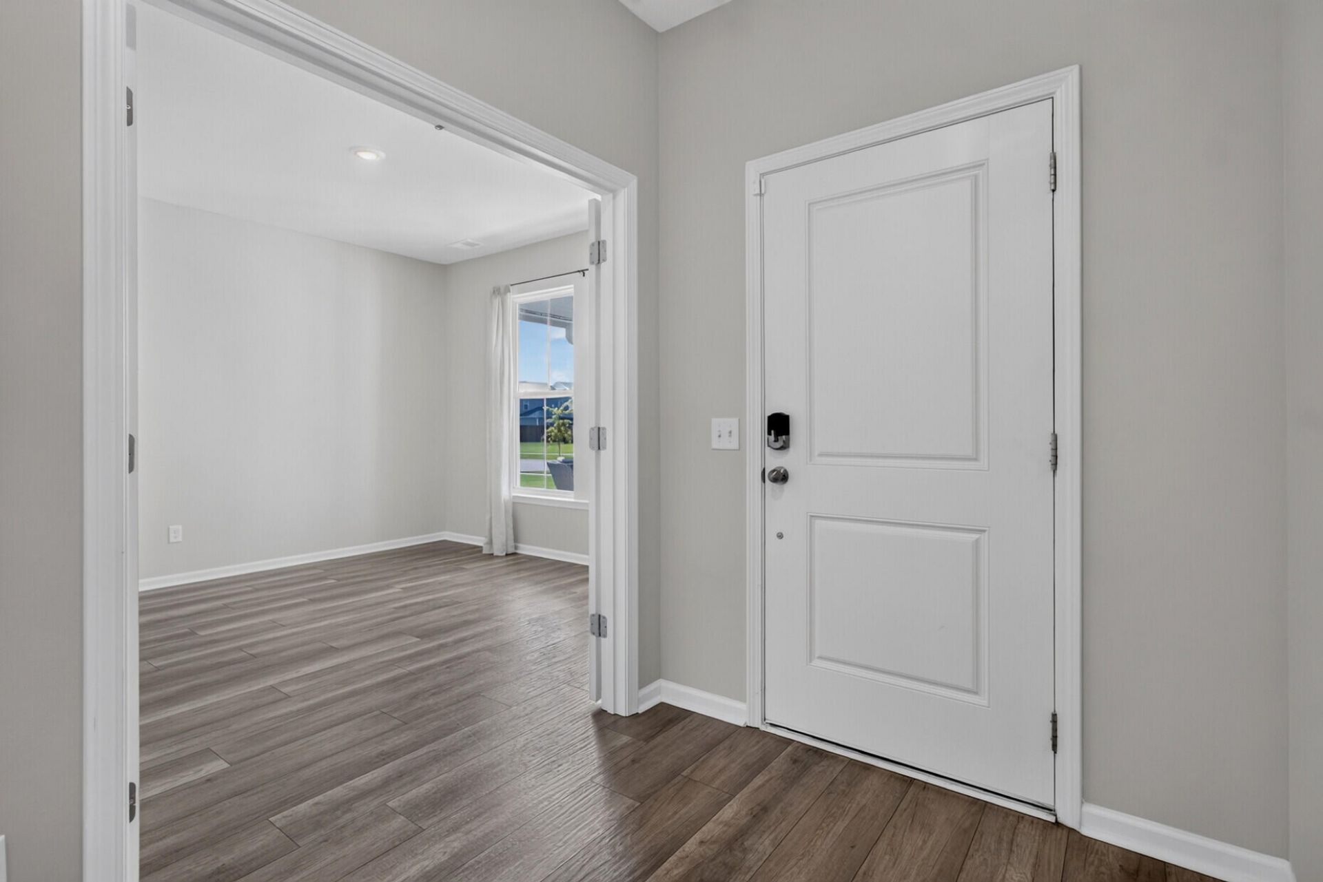 995 Arrowwood Way Photo 8