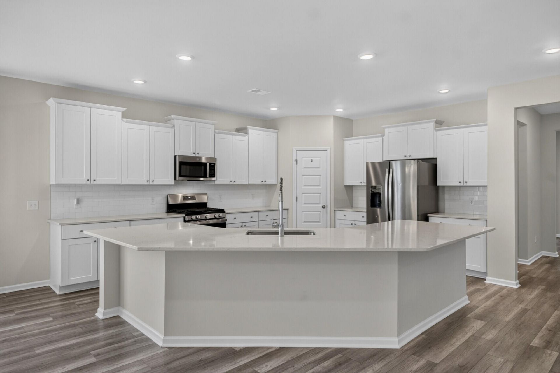 995 Arrowwood Way Photo 9