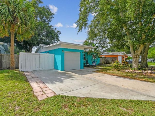 3218 38TH STREET N, ST PETERSBURG, FL 33713