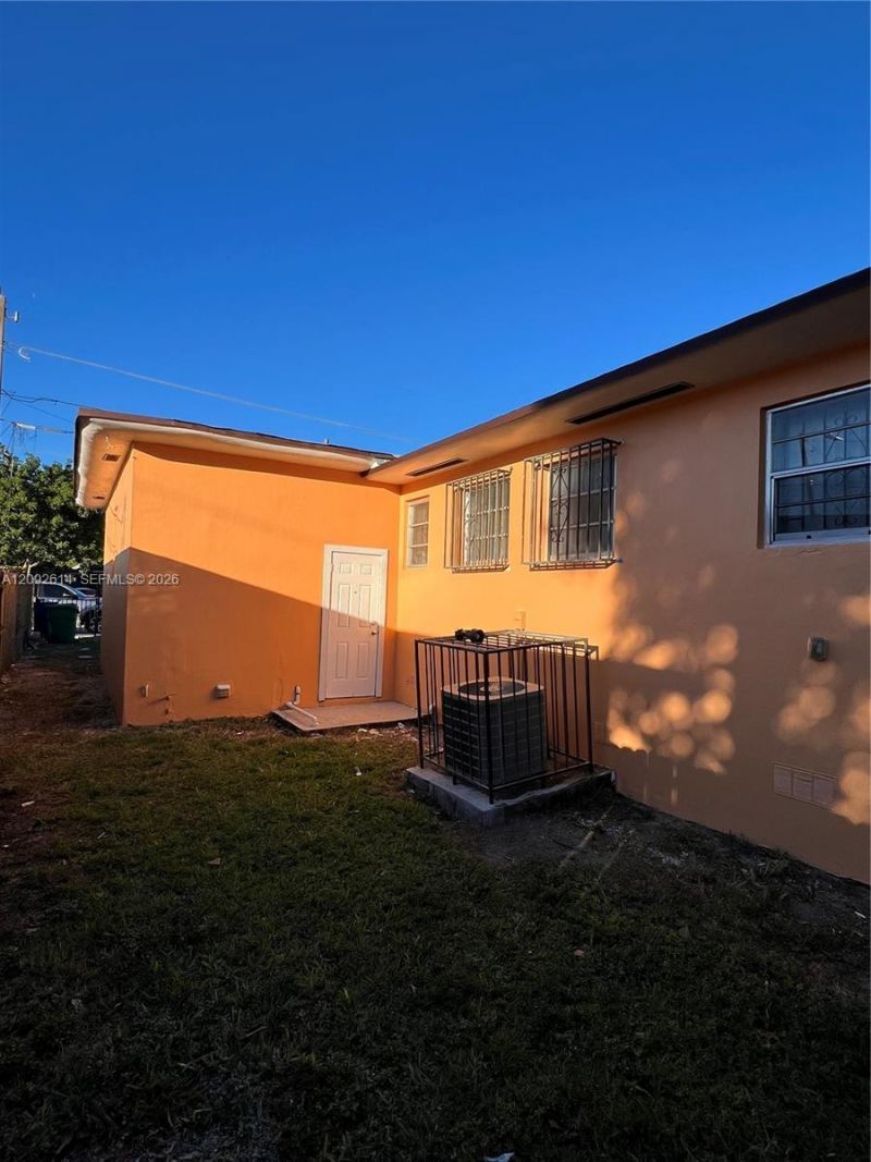 1388 NW 55 St, Miami, FL 33142 Photo