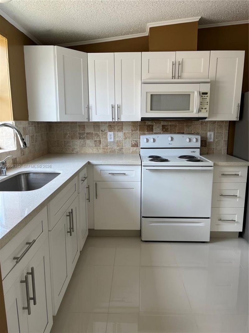 19800 SW 180 , Miami, FL 33187 Photo