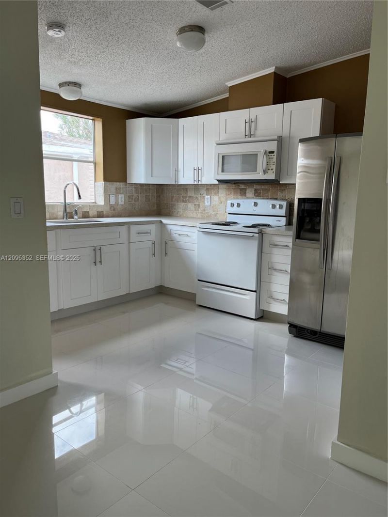 19800 SW 180 , Miami, FL 33187 Photo