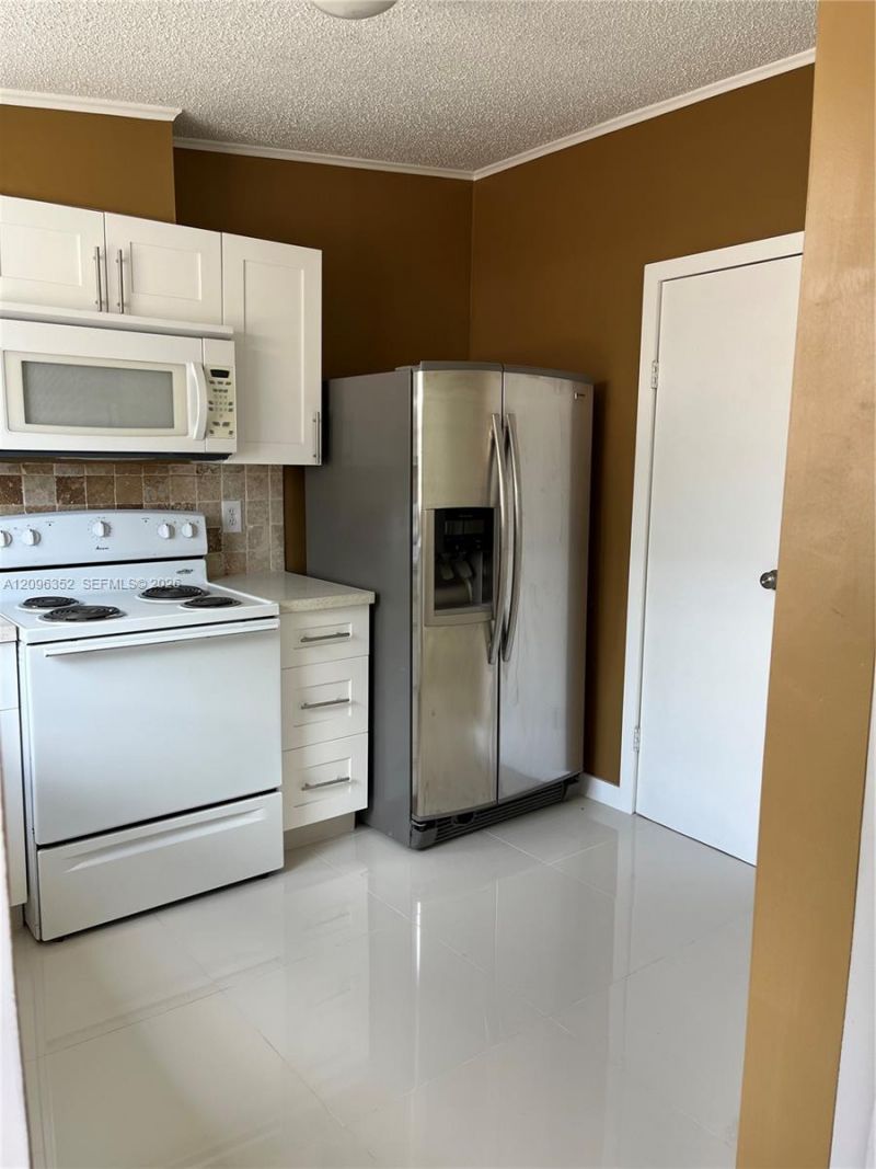 19800 SW 180 , Miami, FL 33187 Photo