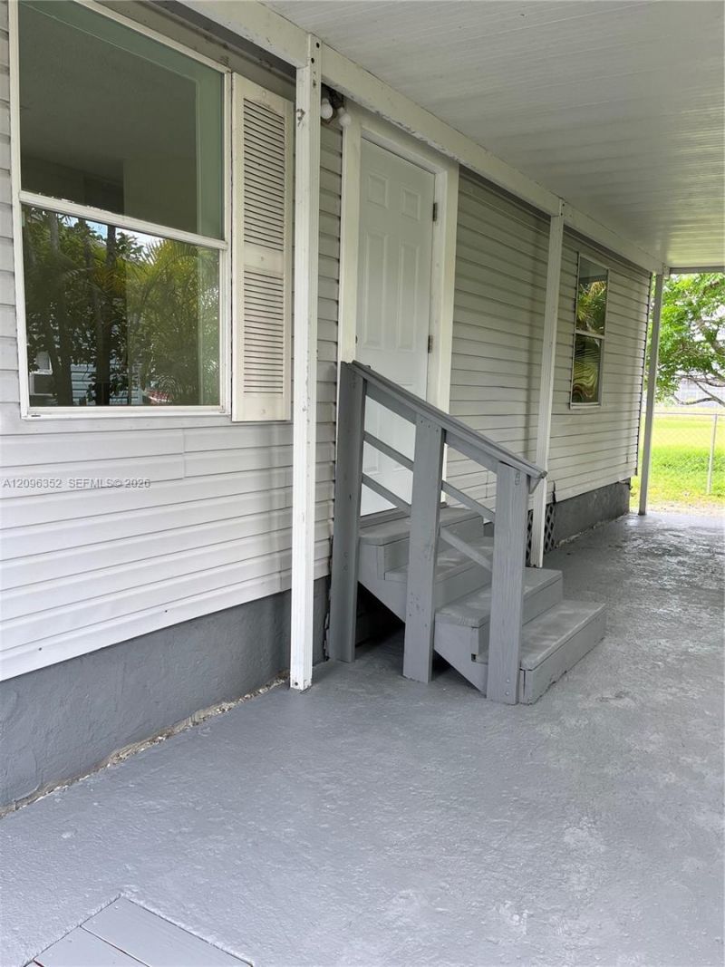 19800 SW 180 , Miami, FL 33187 Photo