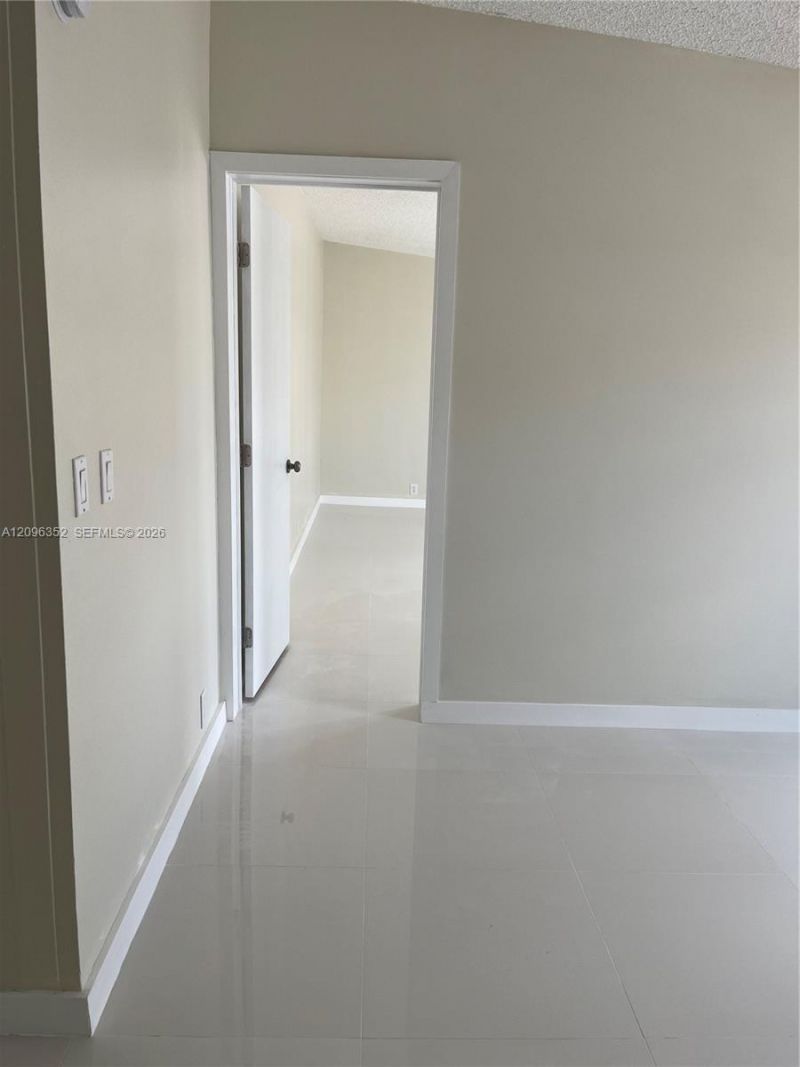 19800 SW 180 , Miami, FL 33187 Photo