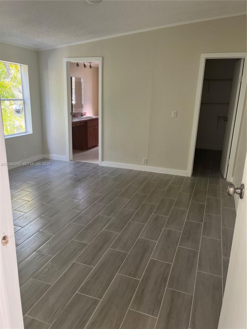 19800 SW 180 , Miami, FL 33187 Photo