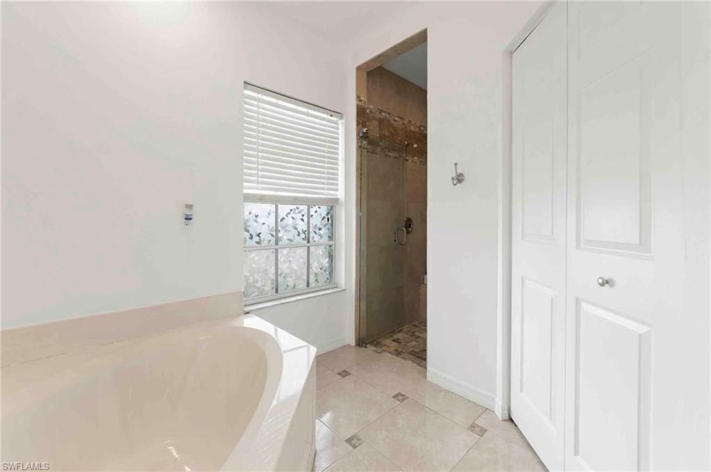 28910 Winthrop Cir , Bonita Springs, FL 34134 Photo