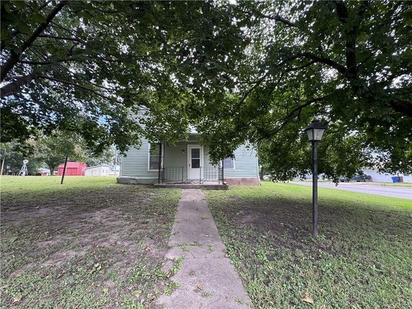 102 N Osage Street, Nortonville, KS 66060