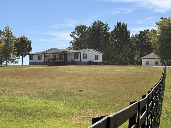 284 Paul Thompson Rd , Bethpage, TN 37022