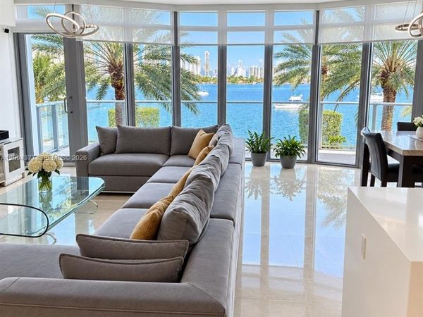 17301 Biscayne Blvd, Unit 211, North Miami Beach, FL 33160