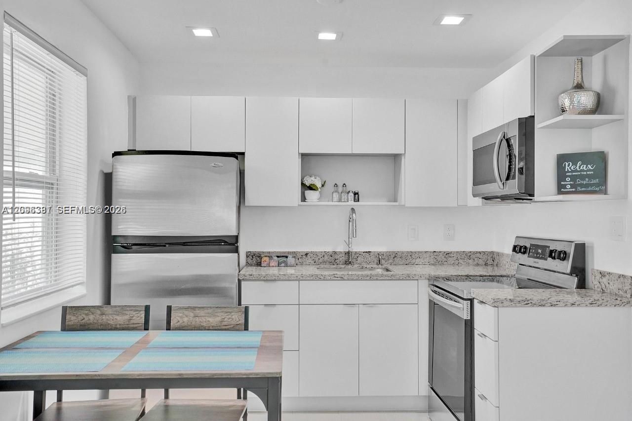 208 SE 4th St , Unit 1-2, Hallandale Beach, FL 33009 Photo