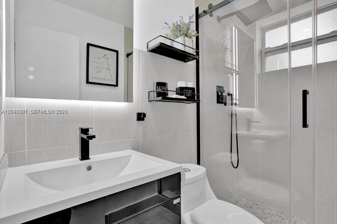 208 SE 4th St , Unit 1-2, Hallandale Beach, FL 33009 Photo