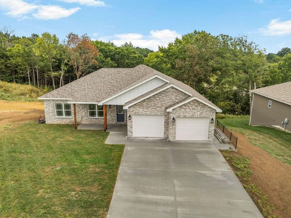 959 Cochise Drive, Holts Summit, MO 65043