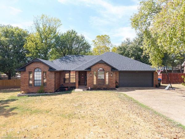 1327 Springdale Drive , Alma, AR 72921