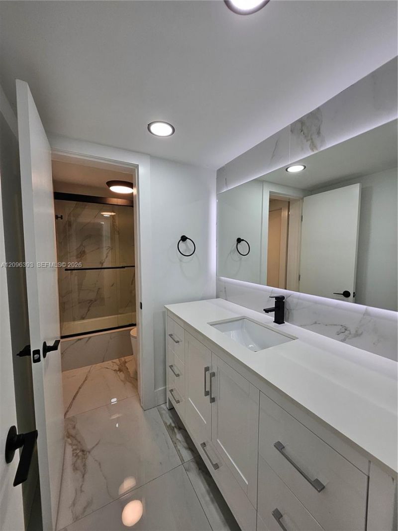 15888 SW 95th Ave , Unit 210, Miami, FL 33157 Photo