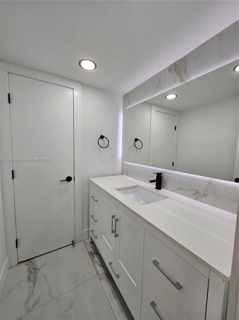 15888 SW 95th Ave , Unit 210, Miami, FL 33157 Photo