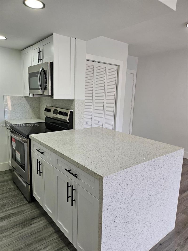 15888 SW 95th Ave , Unit 210, Miami, FL 33157 Photo