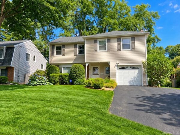 16 Salem Place , White Plains, NY 10605