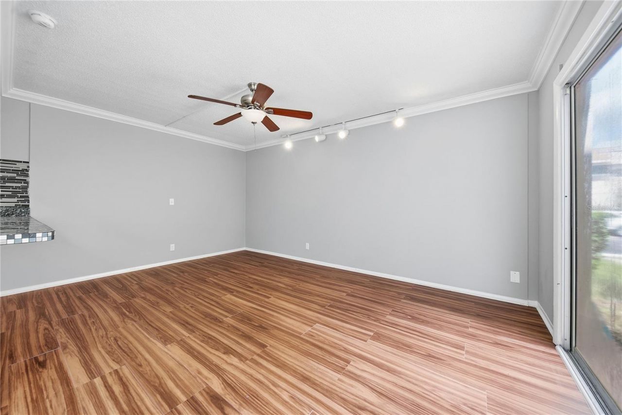 912 Byron Lane, Unit 5C, Sarasota, FL 34243 Photo