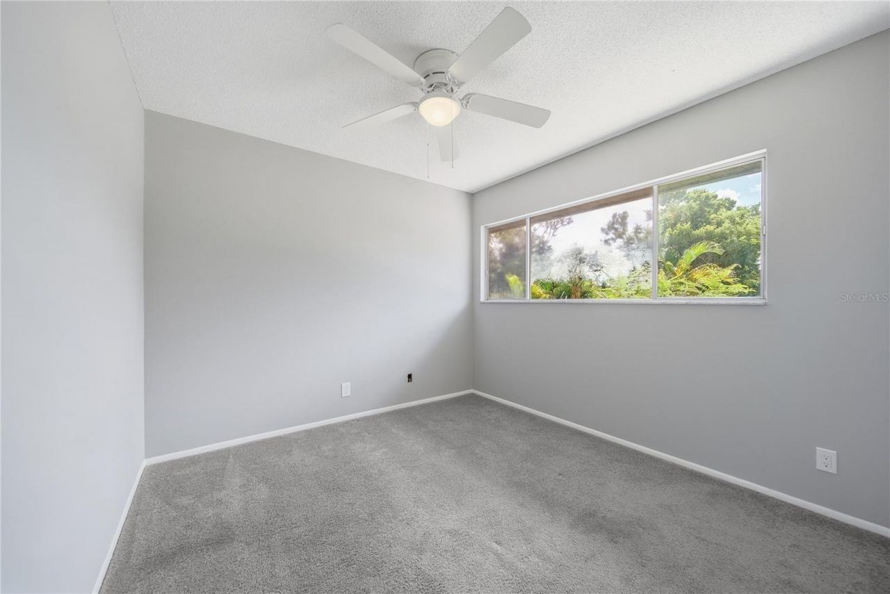 912 Byron Lane, Unit 5C, Sarasota, FL 34243 Photo