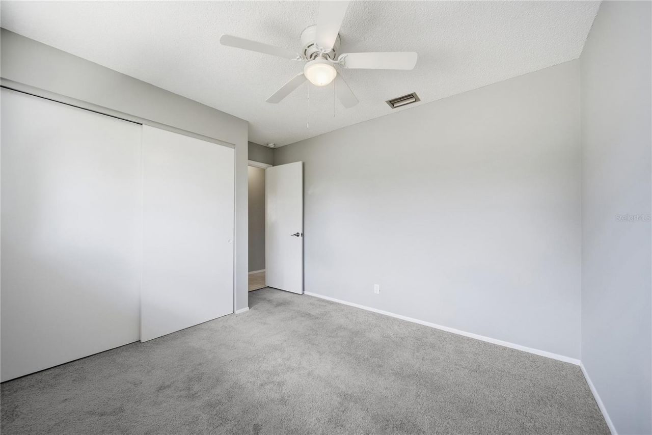 912 Byron Lane, Unit 5C, Sarasota, FL 34243 Photo