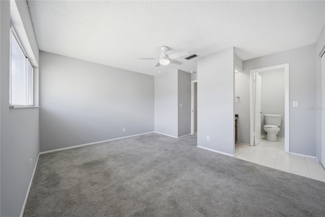912 Byron Lane, Unit 5C, Sarasota, FL 34243 Photo