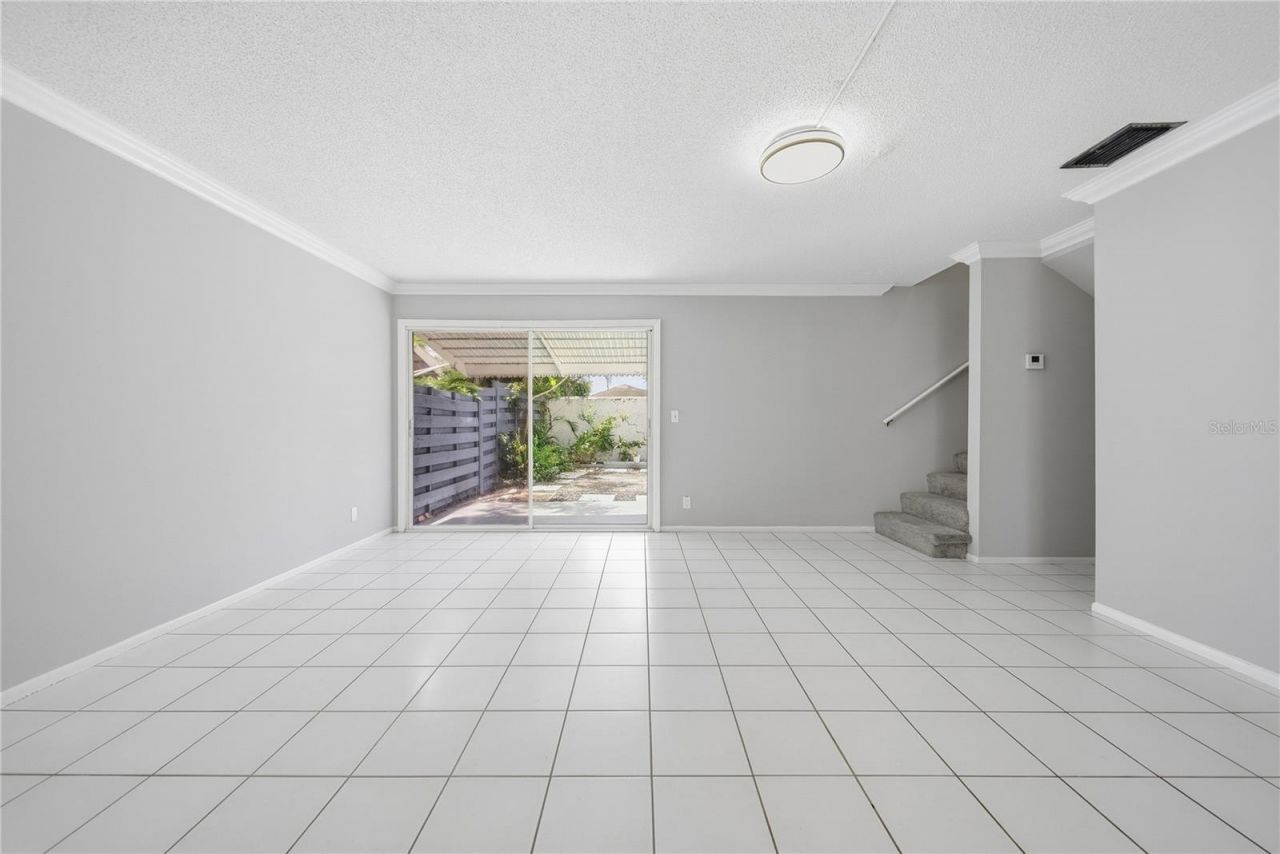 912 Byron Lane, Unit 5C, Sarasota, FL 34243 Photo