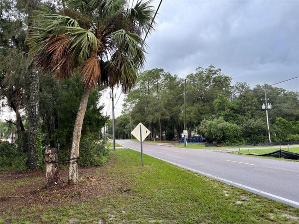 N SPRING GARDEN AVENUE , DELAND, FL 32720
