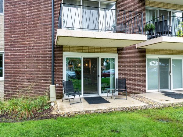 5300 Walnut Avenue , Unit 17A, Downers Grove, IL 60515