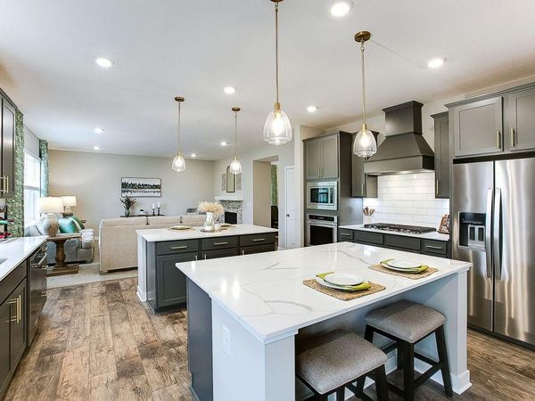 1692 Oak Creek Pass, Chaska, MN 55318