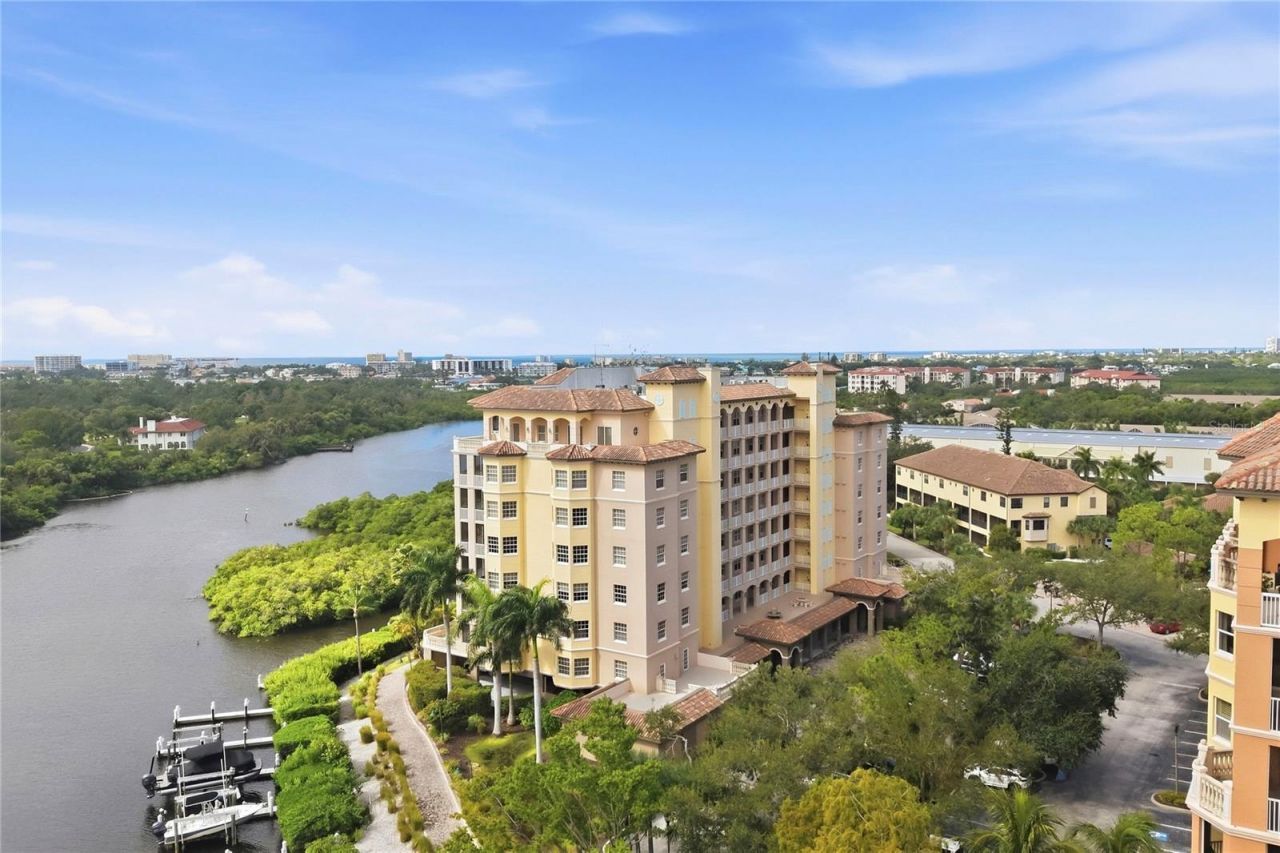 5531 Cannes Circle, Unit 403, Sarasota, FL 34231 Photo