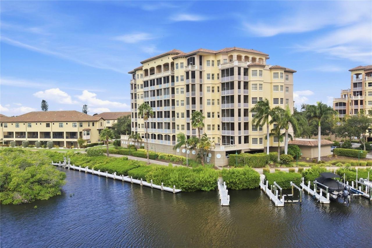 5531 Cannes Circle, Unit 403, Sarasota, FL 34231 Photo