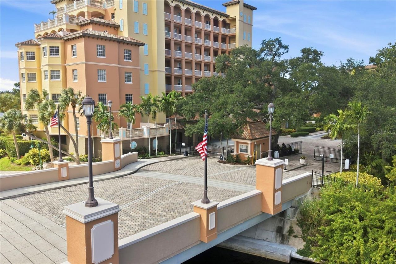 5531 Cannes Circle, Unit 403, Sarasota, FL 34231 Photo