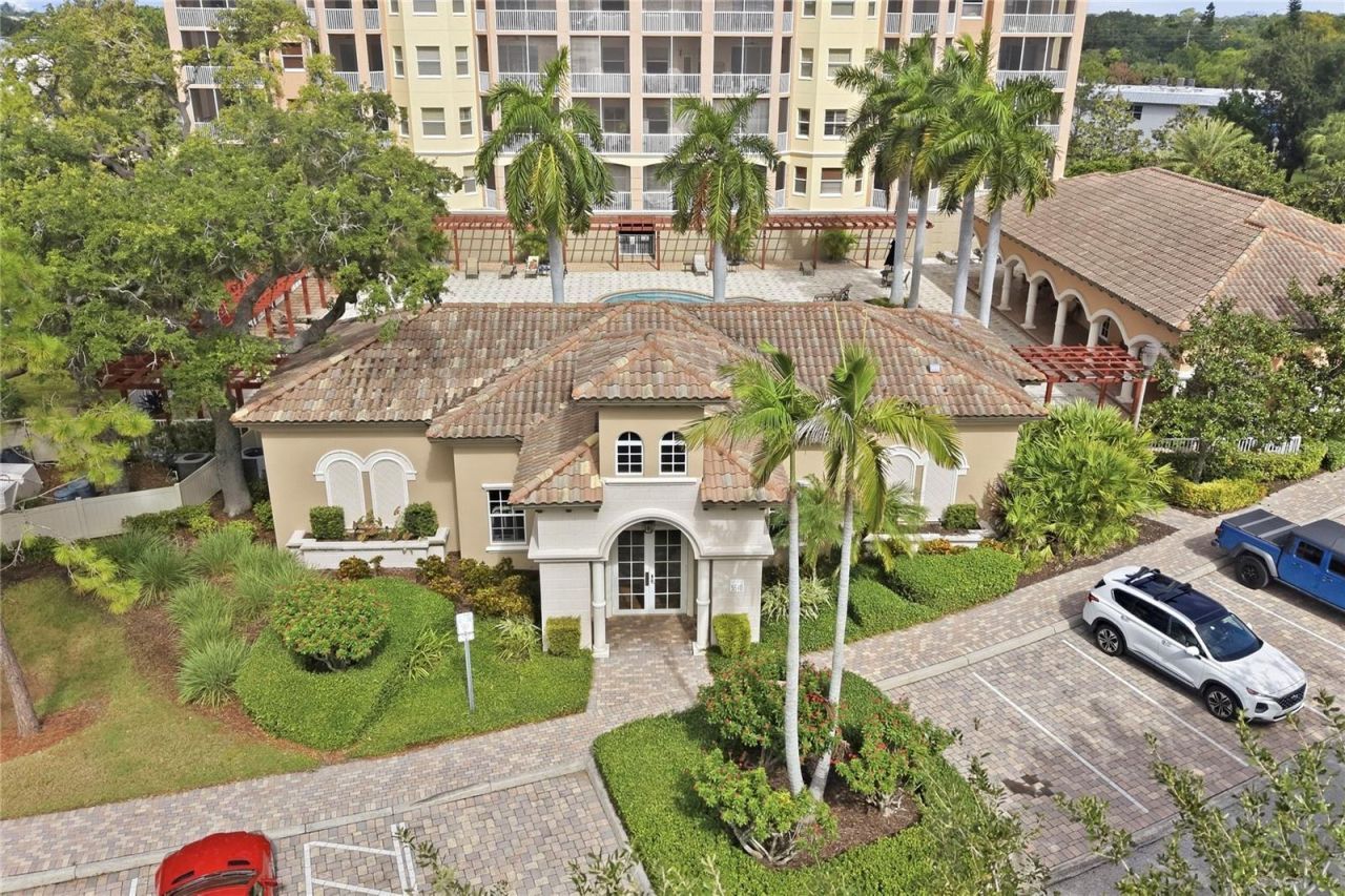 5531 Cannes Circle, Unit 403, Sarasota, FL 34231 Photo