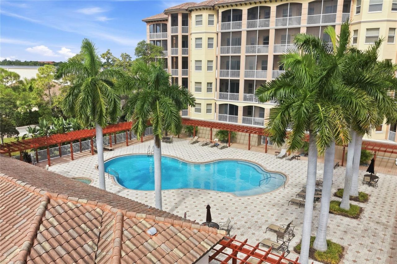 5531 Cannes Circle, Unit 403, Sarasota, FL 34231 Photo