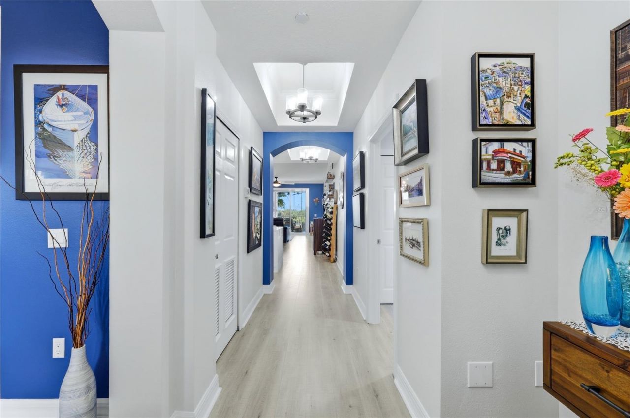 5531 Cannes Circle, Unit 403, Sarasota, FL 34231 Photo