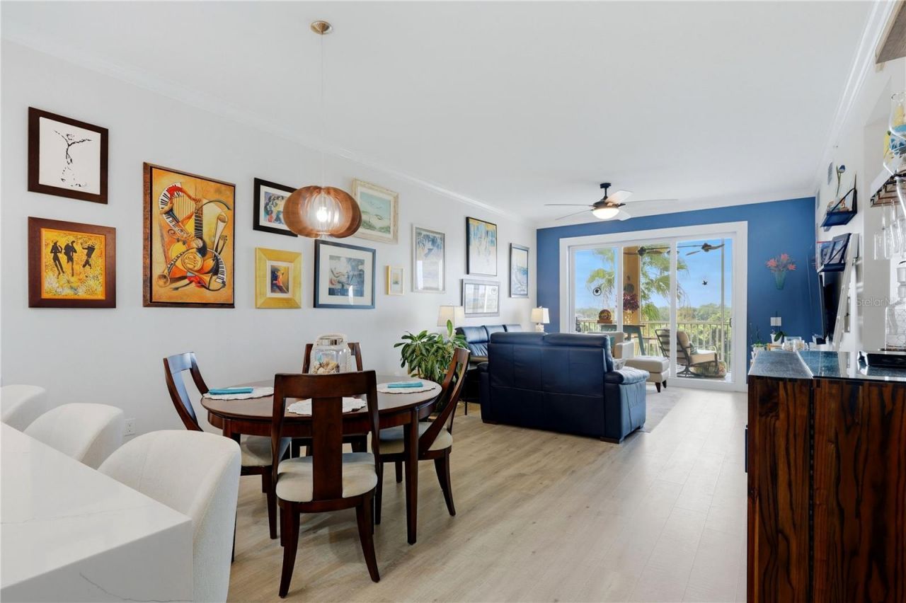 5531 Cannes Circle, Unit 403, Sarasota, FL 34231 Photo
