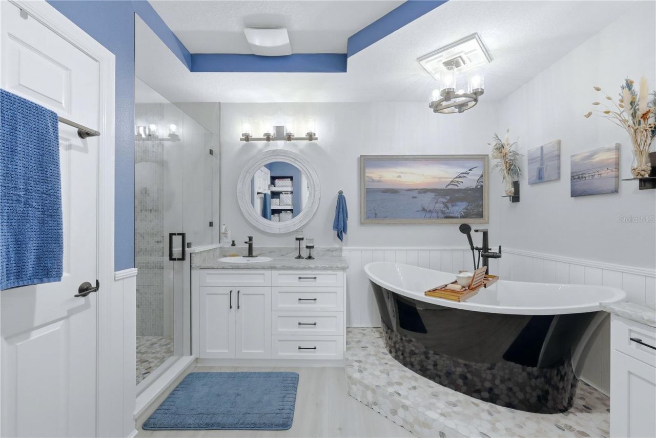 5531 Cannes Circle, Unit 403, Sarasota, FL 34231 Photo