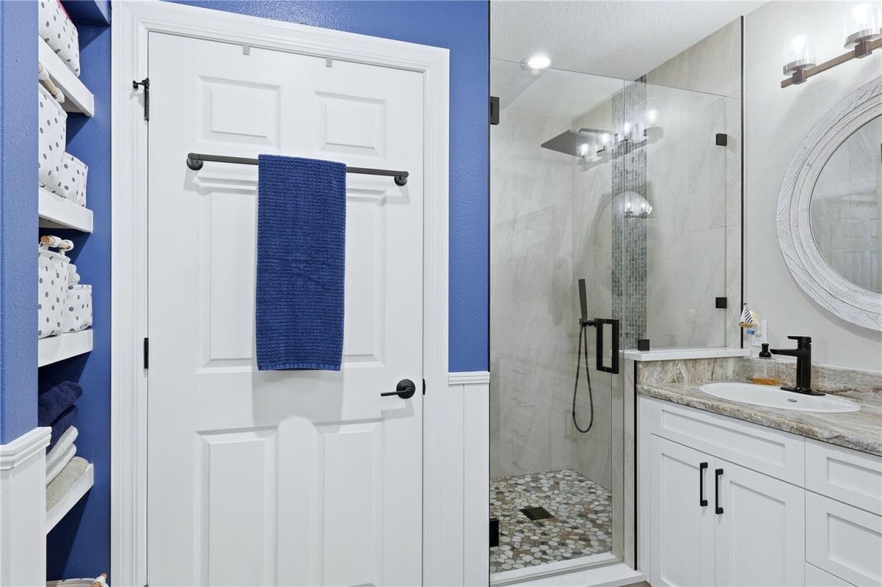 5531 Cannes Circle, Unit 403, Sarasota, FL 34231 Photo
