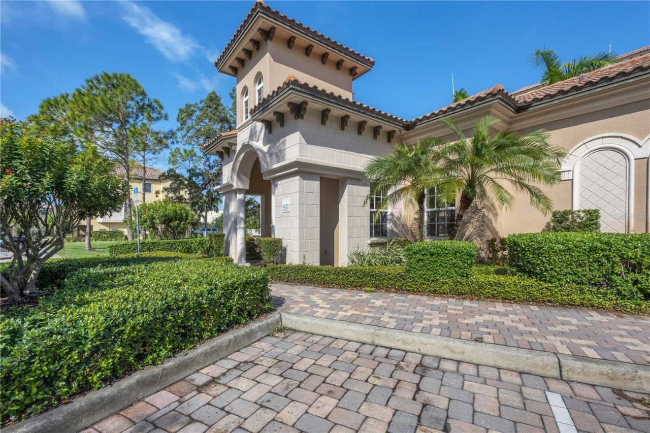 5531 Cannes Circle, Unit 403, Sarasota, FL 34231 Photo