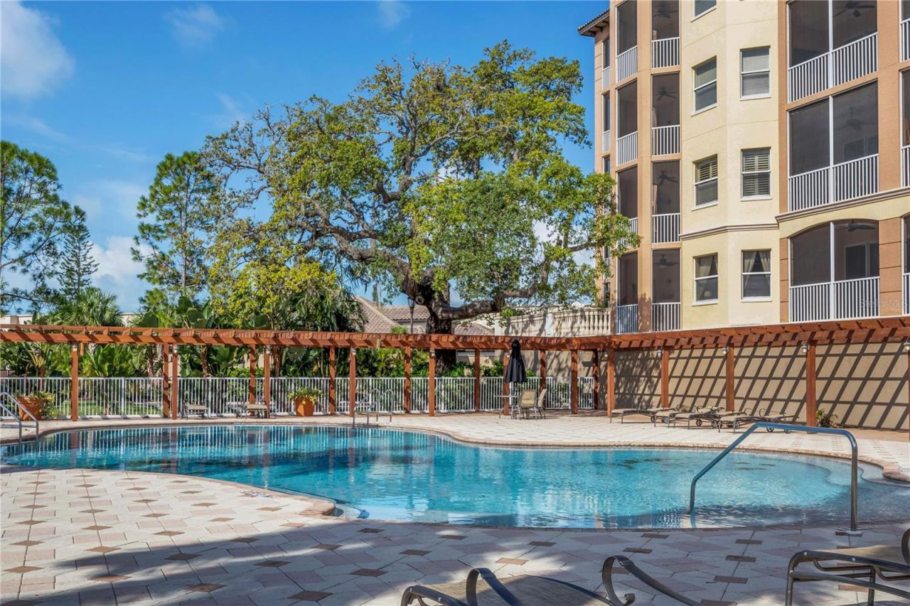 5531 Cannes Circle, Unit 403, Sarasota, FL 34231 Photo