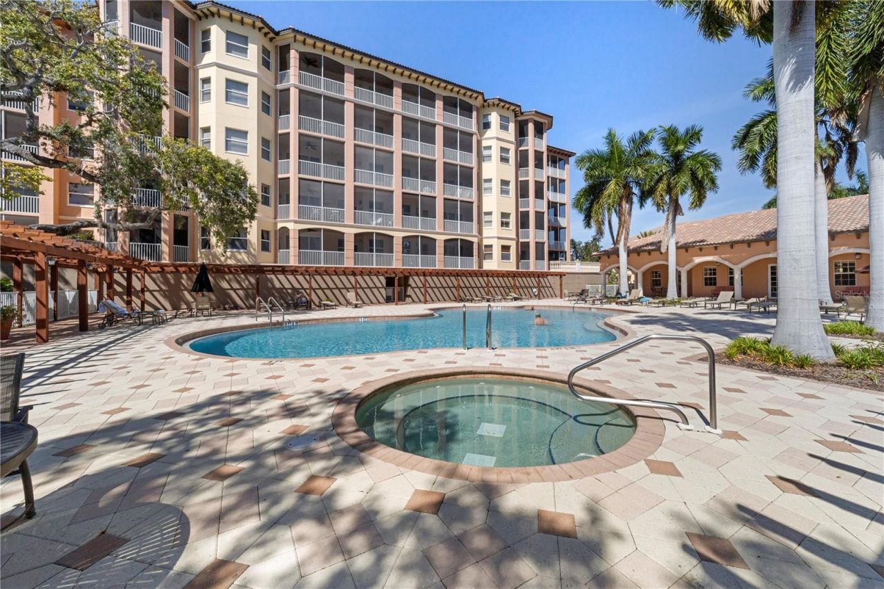 5531 Cannes Circle, Unit 403, Sarasota, FL 34231 Photo
