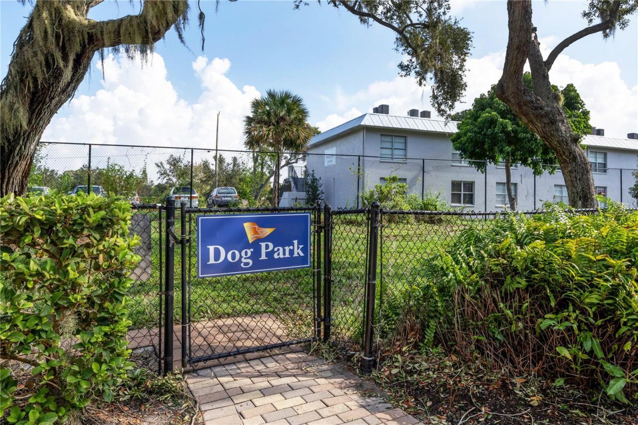 5531 Cannes Circle, Unit 403, Sarasota, FL 34231 Photo