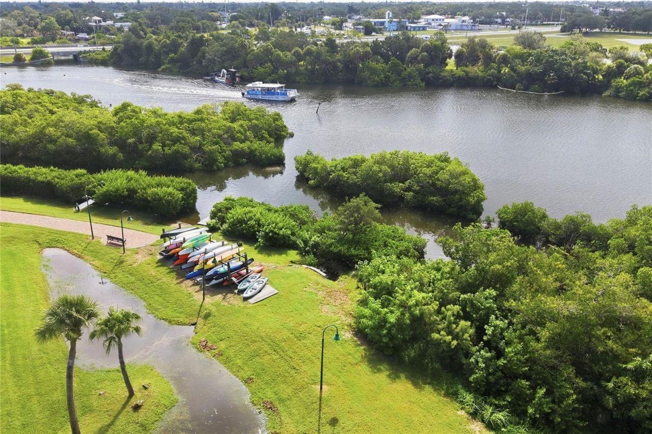 5531 Cannes Circle, Unit 403, Sarasota, FL 34231 Photo