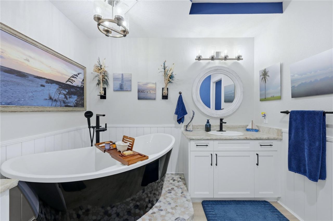 5531 Cannes Circle, Unit 403, Sarasota, FL 34231 Photo